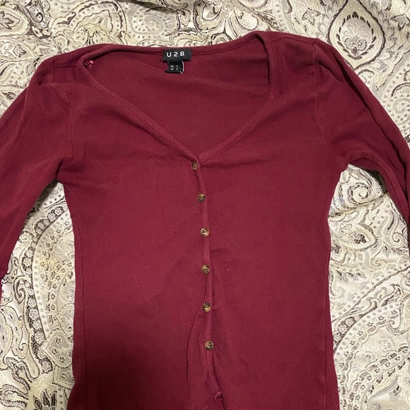 Size S cute red button up crop - Picture 1 of 2